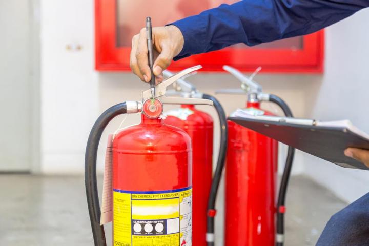 Un pro de la maintenance d'extincteur Chambly